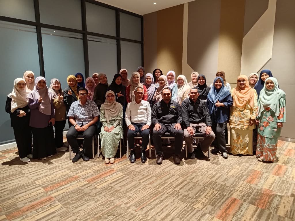 Pensyarah selepas sesi Go Back to Basic
