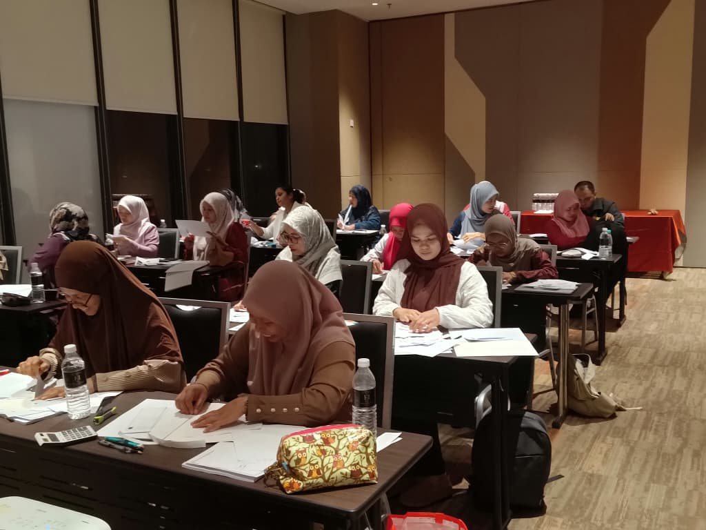 Pensyarah menjalani simulasi